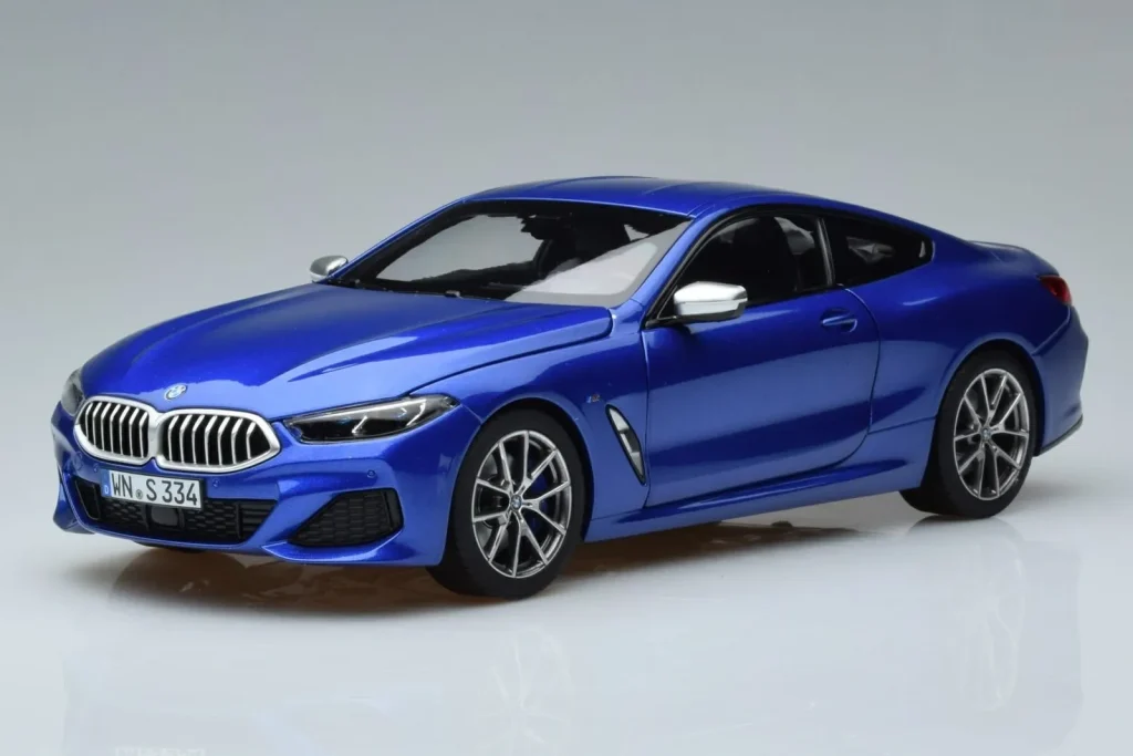 โมเดลรถ 1:18 BMW M850i G15 สีน้ำเงินเมทัลลิก Norev