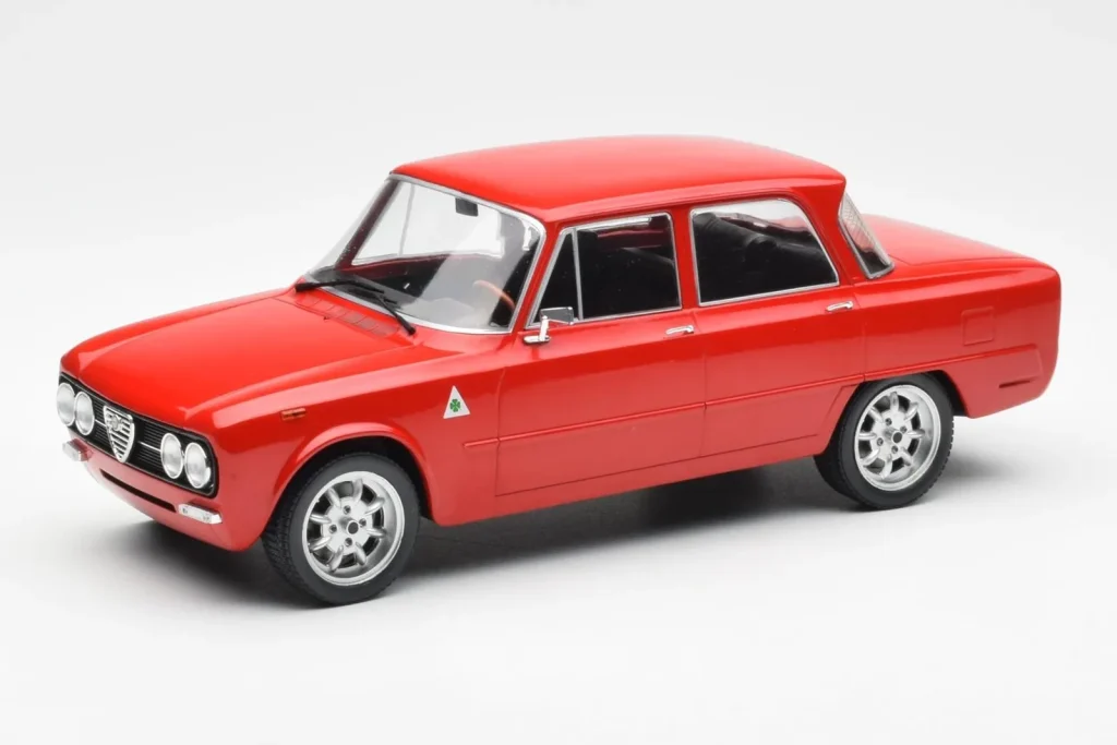 โมเดลรถ 1:18 Alfa Romeo Giulia Nuova Super Red Custom Wheels MCG