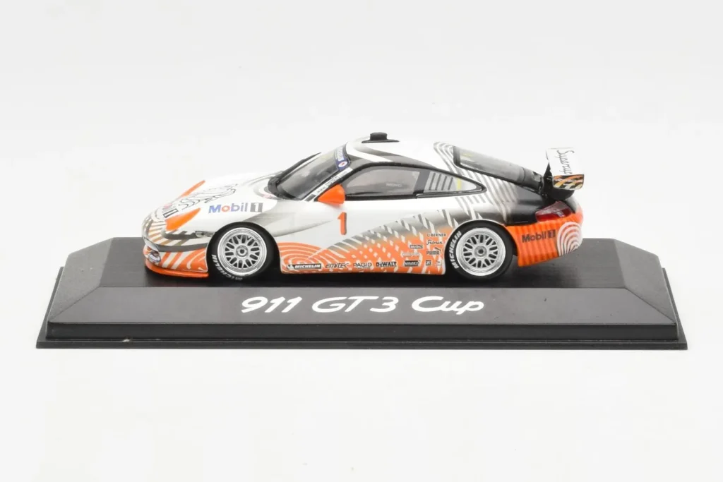 โมเดลรถ 1:43 Porsche 911 996 GT3 Cup #1 Mobil 1 VIP Car Minichamps (มือสอง)
