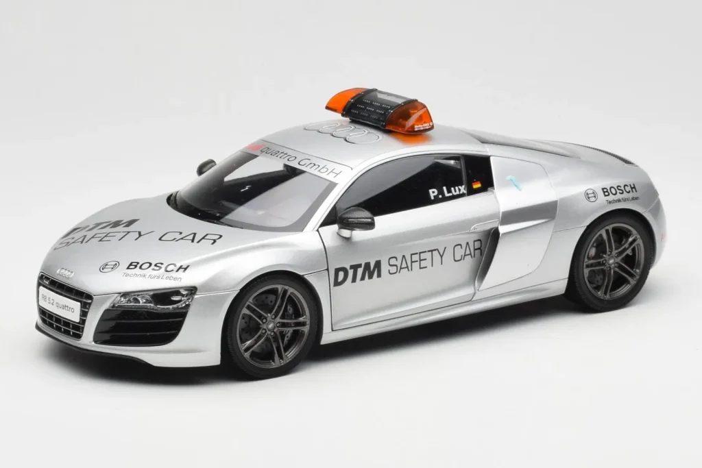 โมเดลรถ 1:18 Audi R8 5.2 DTM Safety Car ปี 2010 Kyosho (มือสอง)