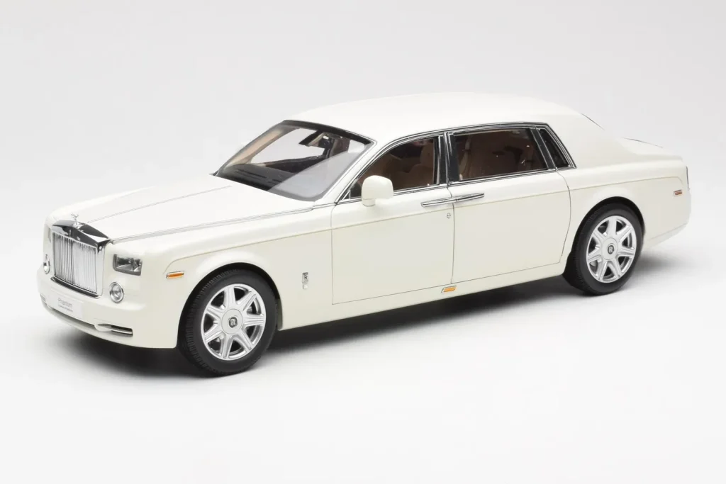 โมเดลรถ 1:18 Rolls-Royce Phantom VII EWB English สีขาว Kyosho