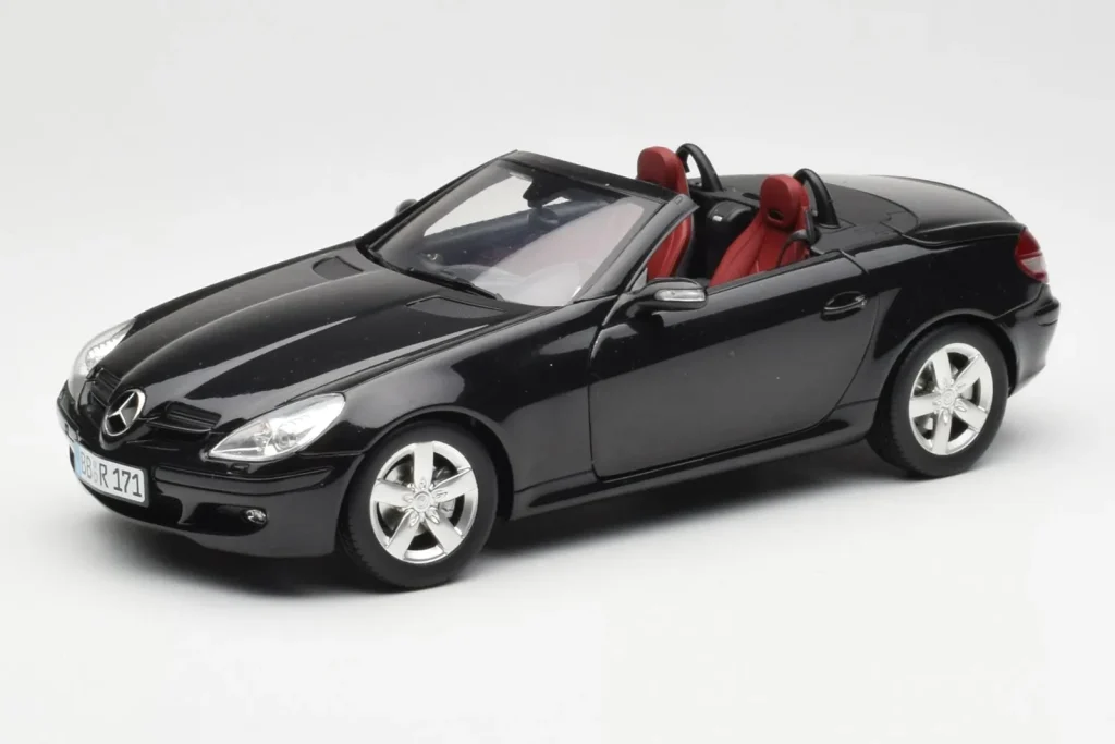 โมเดลรถ 1:18 Mercedes SLK R171 Obsidian สีดำเมทัลลิก Minichamps (มือสอง)