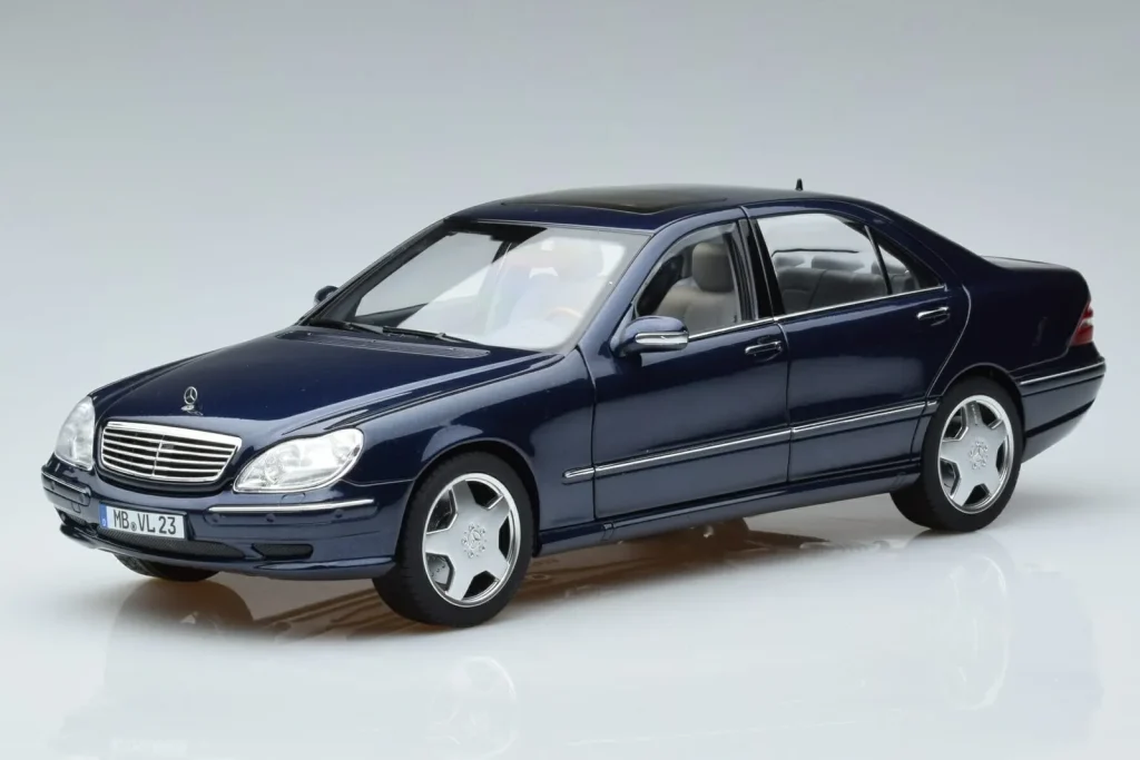 Model 1:18 Mercedes S55 AMG W220 blue Norev