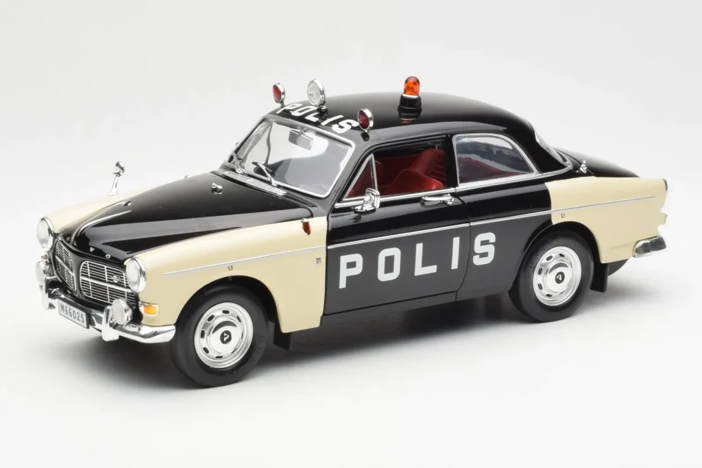 โมเดลรถ 1:18 Volvo P121 Police Revell (มือสอง)