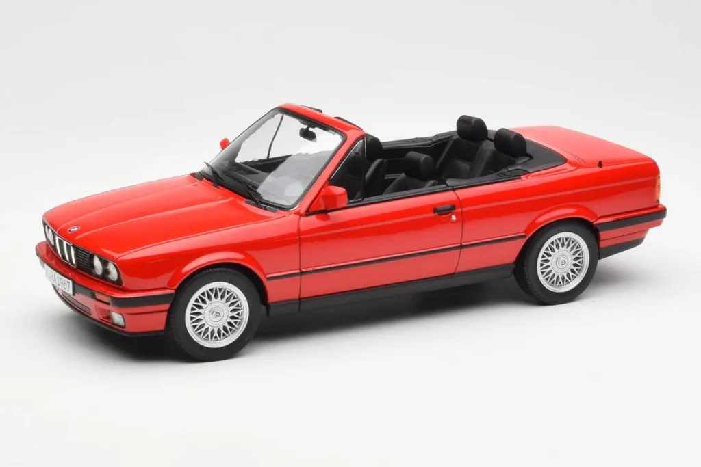 โมเดลรถ 1:18 BMW 318i E30 Cabriolet สีแดง Norev (มือสอง)