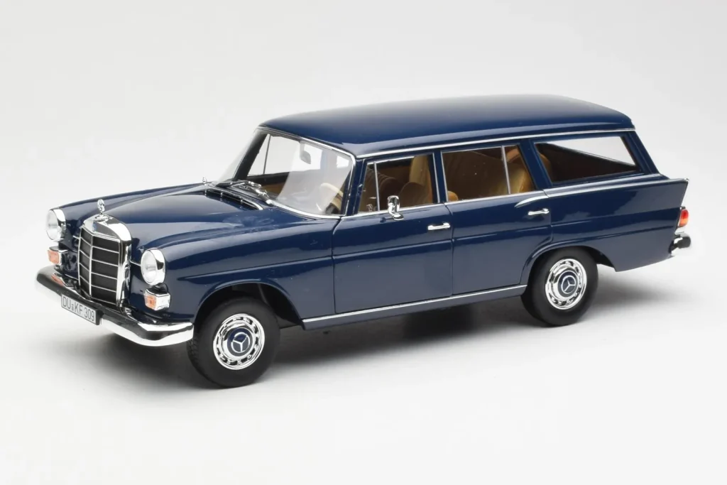 โมเดลรถ 1:18 Mercedes 200 Universal W115 สีน้ำเงิน Norev (มือสอง)