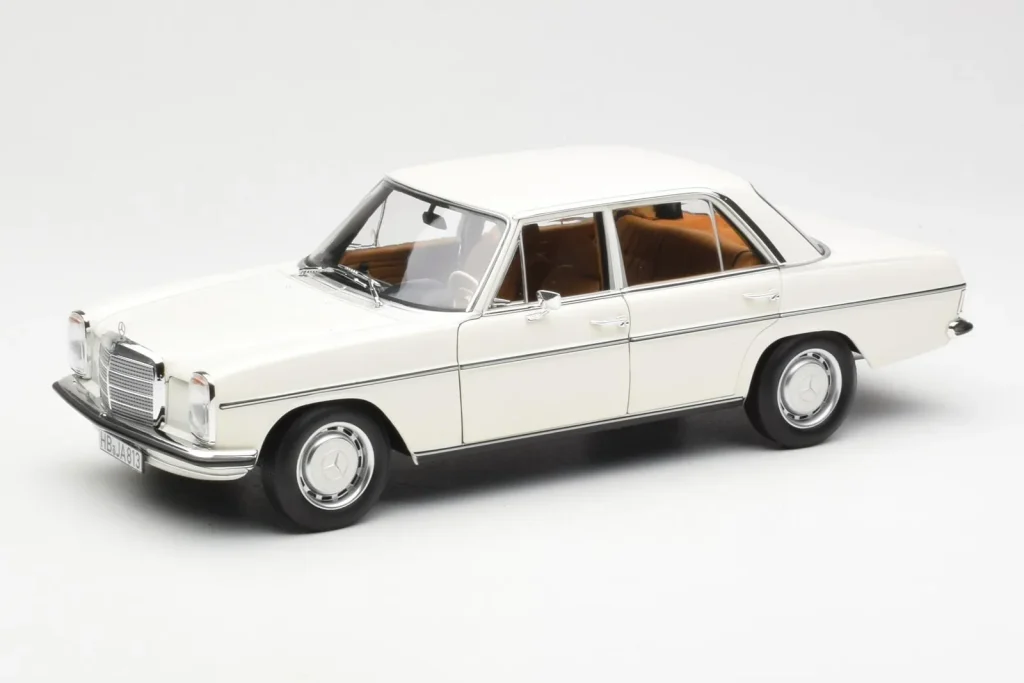 โมเดลรถ 1:18 Mercedes 200 W115 สีขาว Norev (มือสอง)