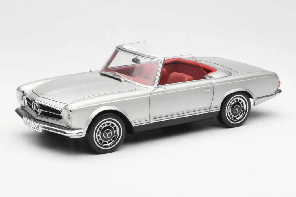 โมเดลรถ 1:18 Mercedes 280 SL W113 Pagoda สีเงิน Schuco (มือสอง)
