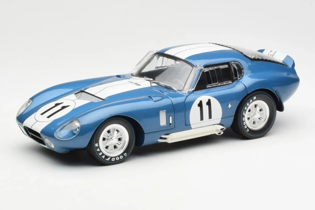 车型 1:18 Shelby Daytona Cobra Coupe #11 S. Thompson 24 Hours of Le Mans 年 1965 CMR