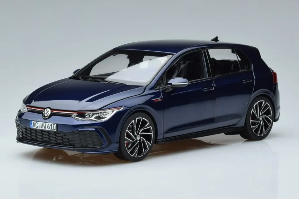 Model 1:18 Volkswagen Golf GTI Mk8 blue Norev