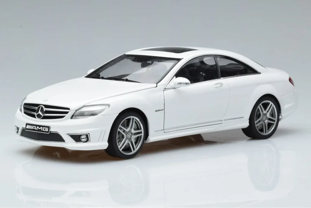 Model 1:18 Mercedes CL63 AMG C216 white AUTOart