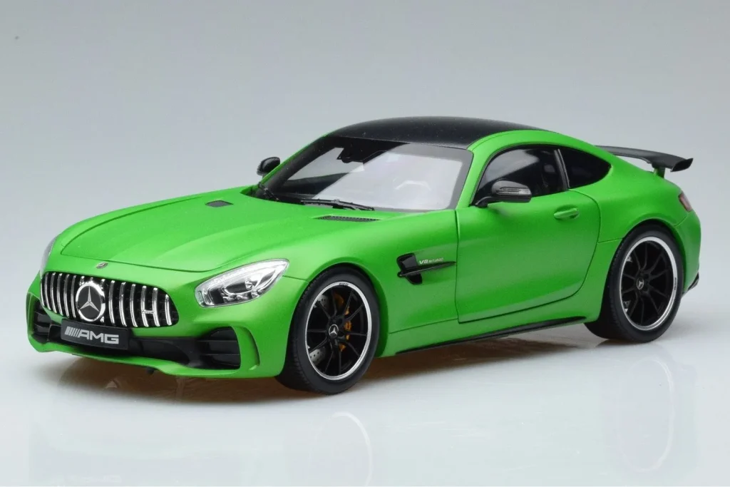 โมเดลรถ 1:18 Mercedes AMG GT-R C190 Green Hell Magno Norev (มือสอง)
