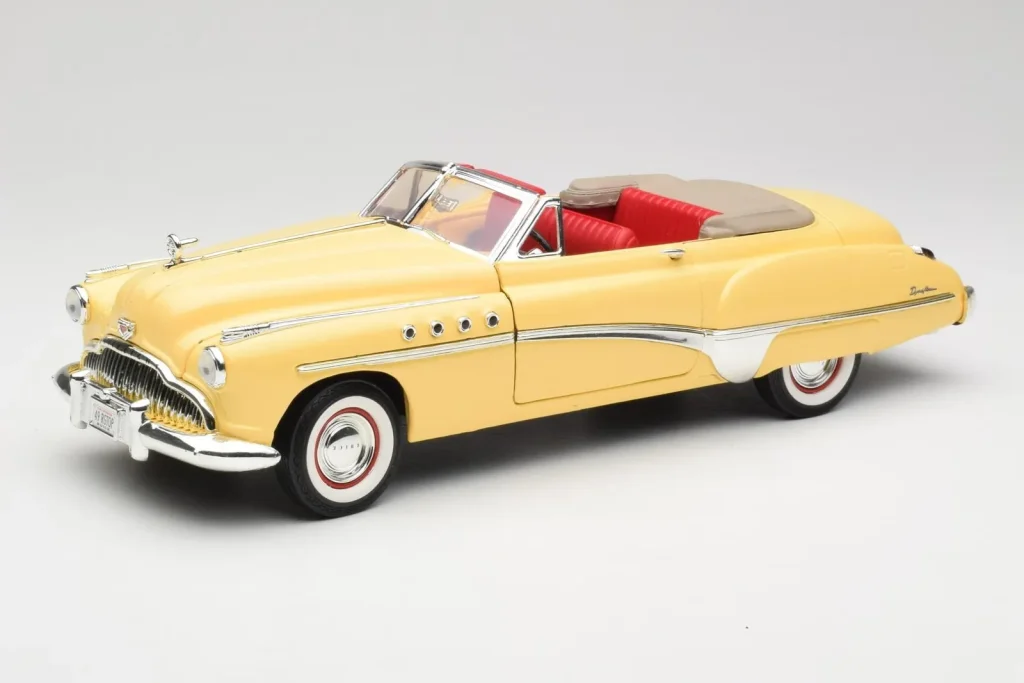 โมเดลรถ 1:18 Buick Roadmaster Chrome สีเหลือง Motormax (มือสอง)