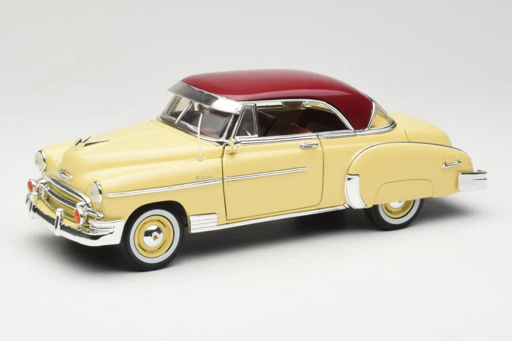 Model 1:18 Chevrolet Bel Air Yellow & Red Motormax