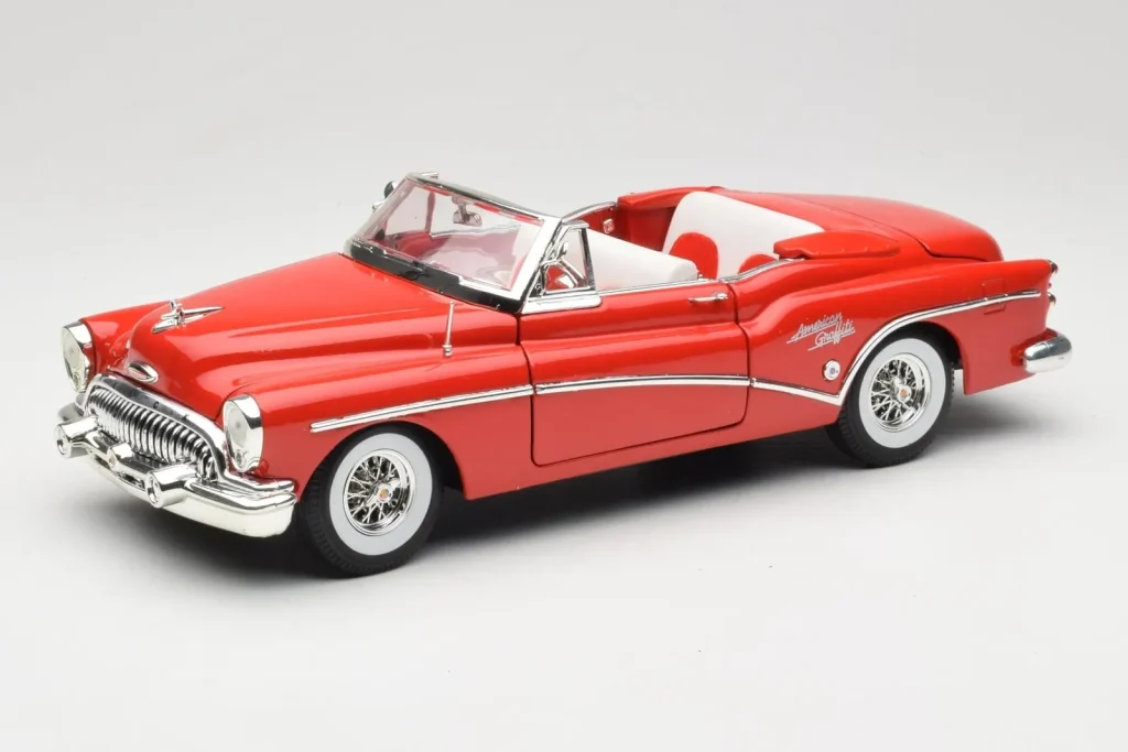 Model 1:18 Buick Skylark Convertible red Motormax