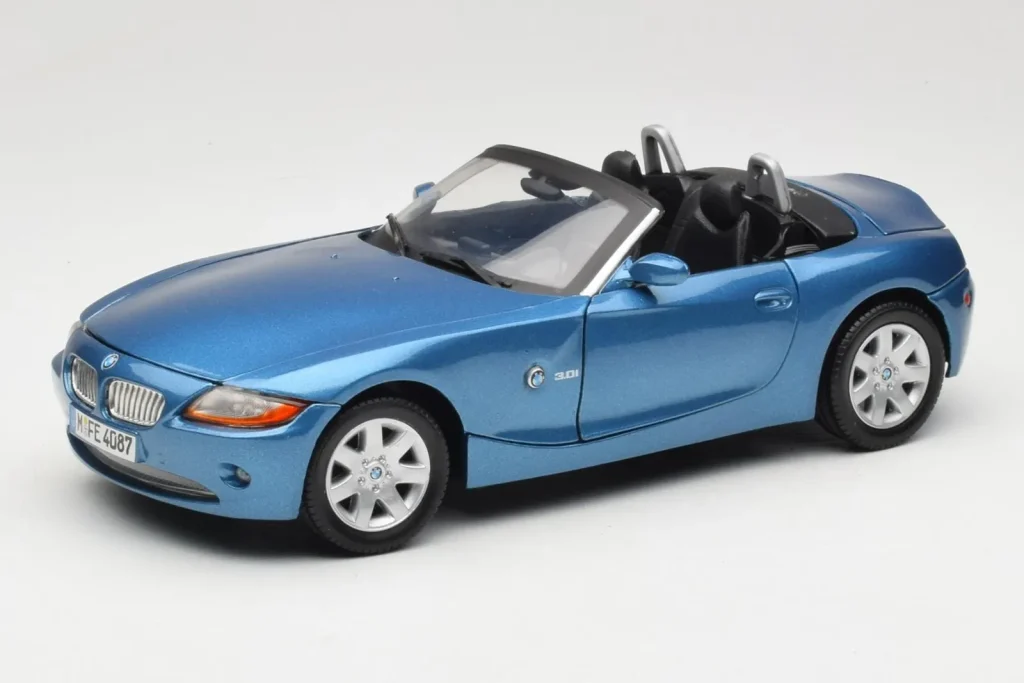 Model 1:18 BMW Z4 E85 metallic blue Motormax