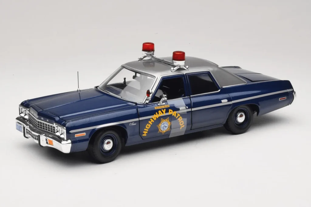 โมเดลรถ 1:18 Dodge Monaco Nevada Highway Patrol Auto World (มือสอง)
