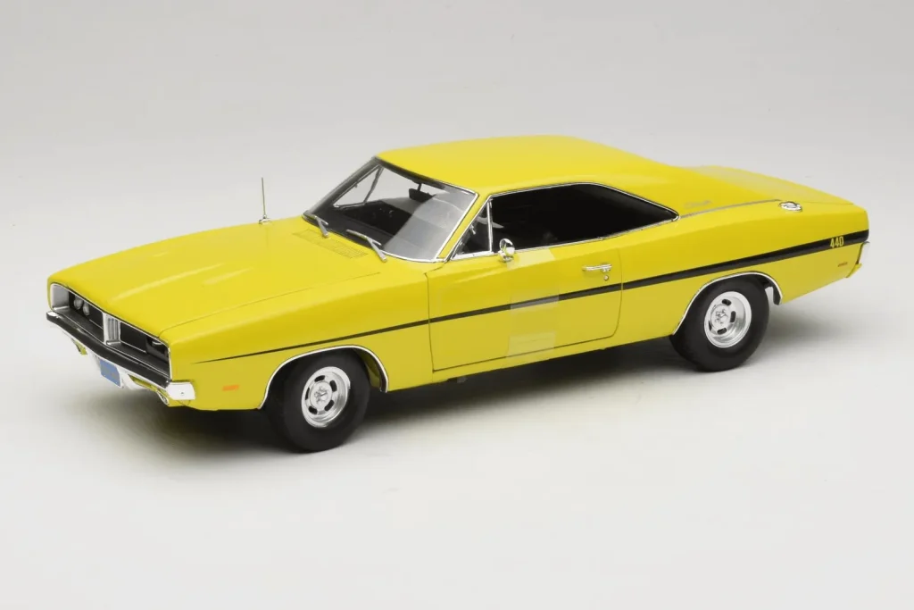 โมเดลรถ 1:18 Dodge Charger R/T Yellow Dirty Mary Crazy Larry Auto World (มือสอง)