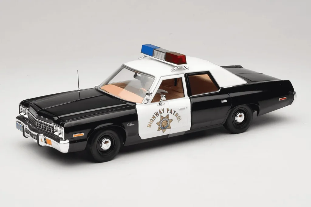 โมเดลรถ 1:18 Dodge Monaco Highway Patrol CHiPS Auto World (มือสอง)