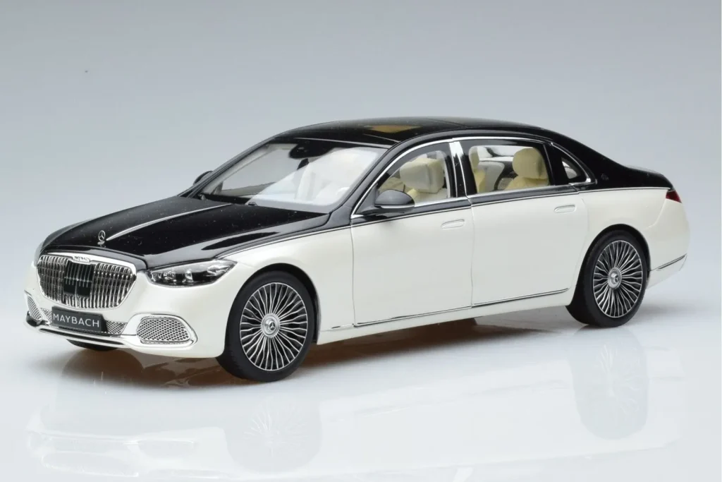 โมเดลรถ 1:18 Mercedes Maybach S680 X223 สีขาว Norev (มือสอง)
