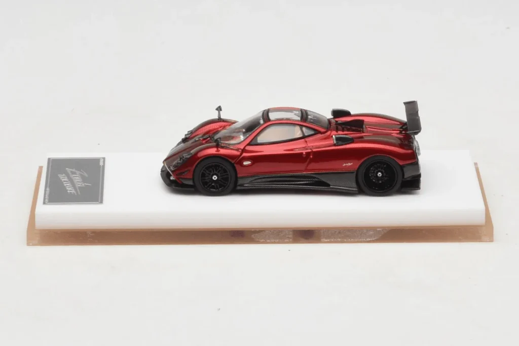 โมเดลรถ 1:64 Pagani Zonda Tricolore สีแดง Henson & Heaven