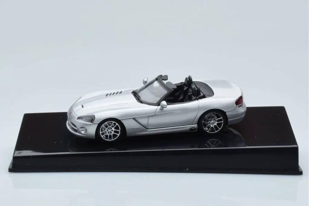 โมเดลรถ 1:43 Dodge Viper SRT-10 สีเงิน AUTOart