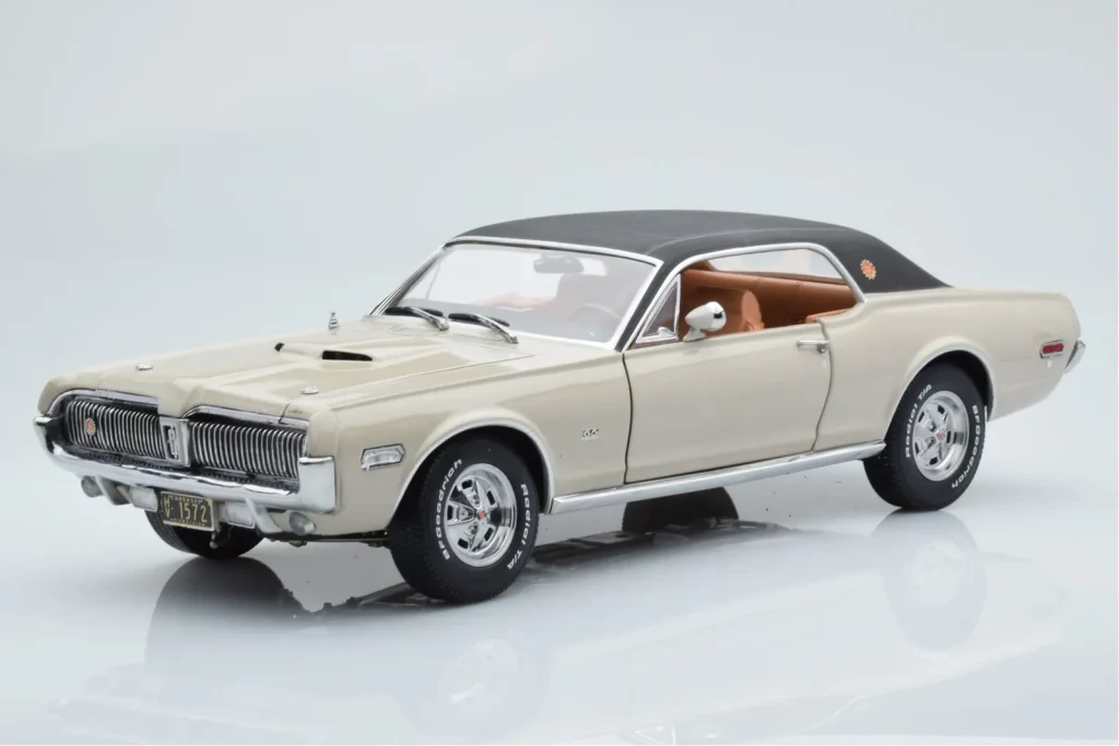 车型 1:18 Mercury Cougar XR7-G Fawn Sun Star