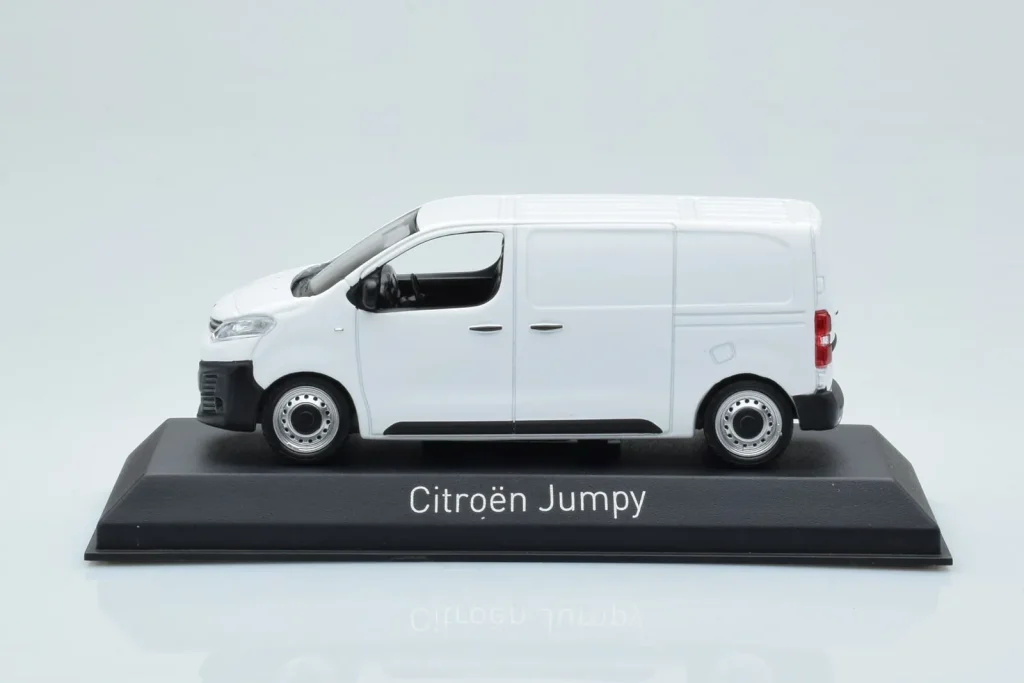 โมเดลรถ 1:43 Citroen Jumpy Van สีขาว Norev