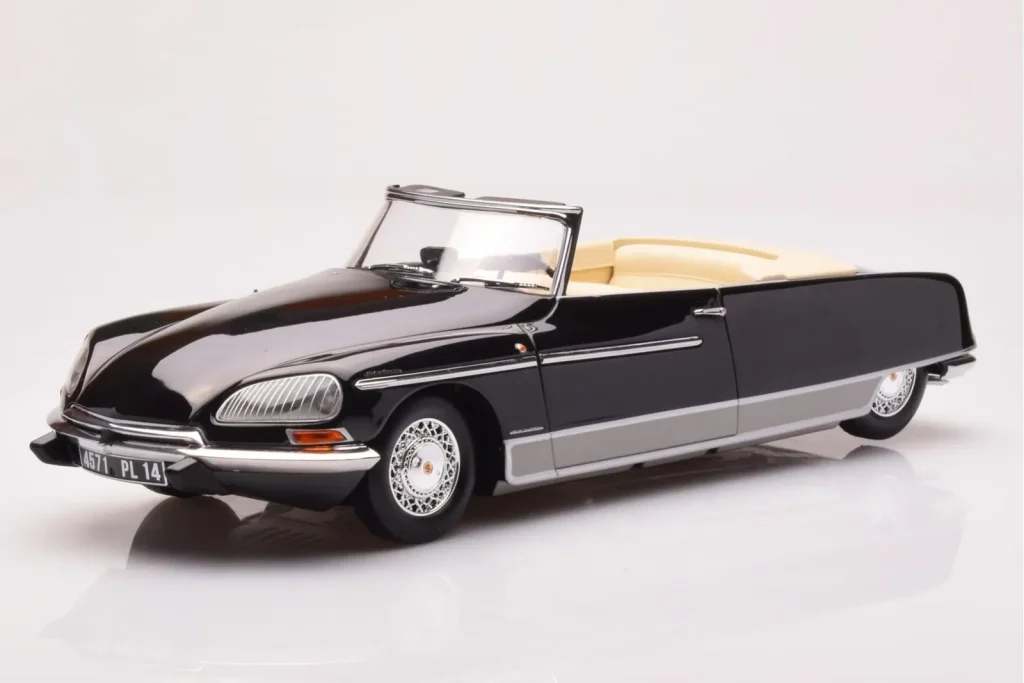 โมเดลรถ 1:18 Citroen DS 21 Palm Beach สีดำ Norev