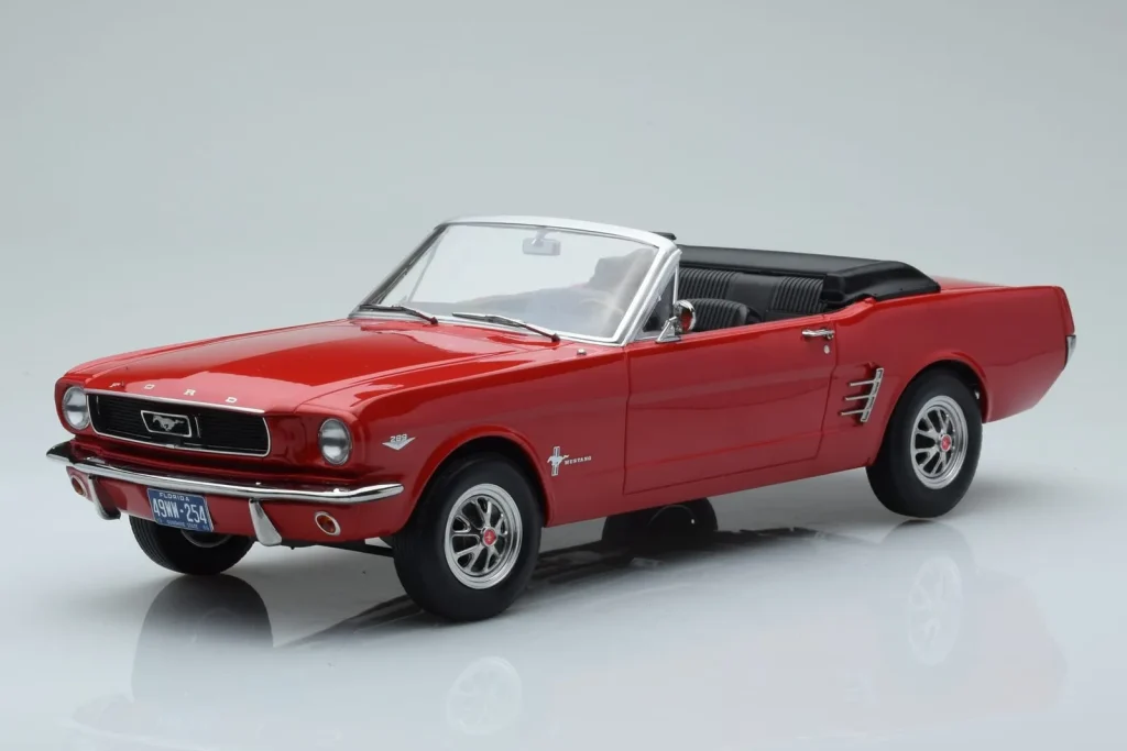 โมเดลรถ 1:18 Ford Mustang Convertible สีแดง Norev