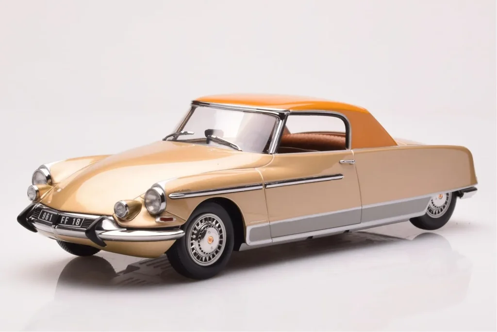 โมเดลรถ 1:18 Citroen DS 19 Le Dandy Beige And Brown Norev
