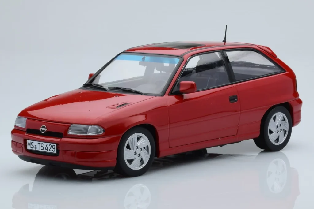 Model 1:18 Opel Astra F GSi red Norev
