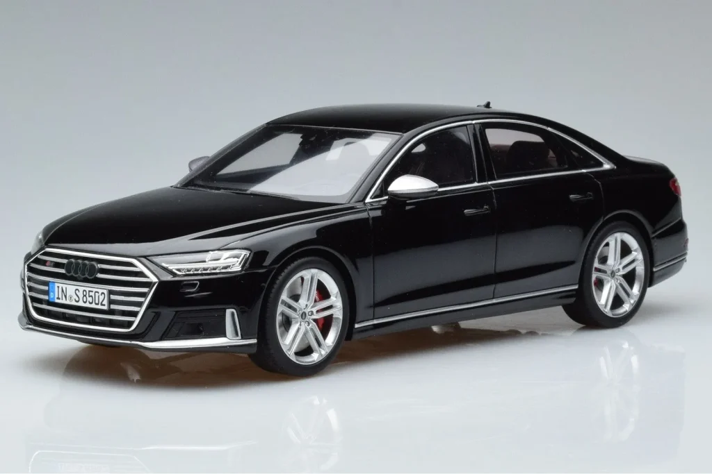车型 1:18 Audi S8 D5 Mythos Black Asia Edition GT Spirit