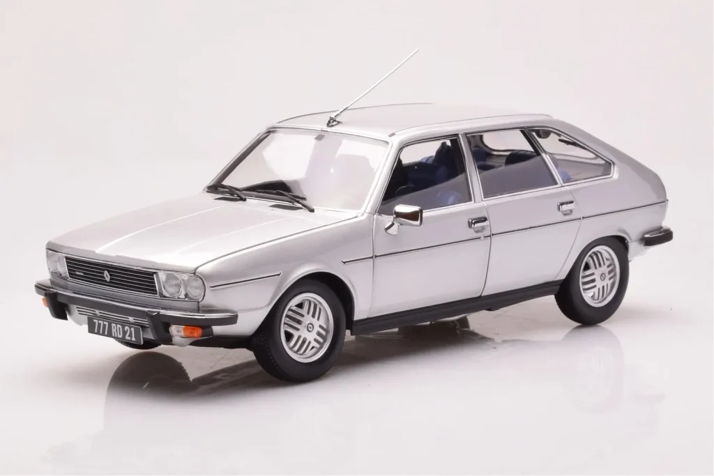 โมเดลรถ 1:18 Renault 30 TX สีเงิน Norev