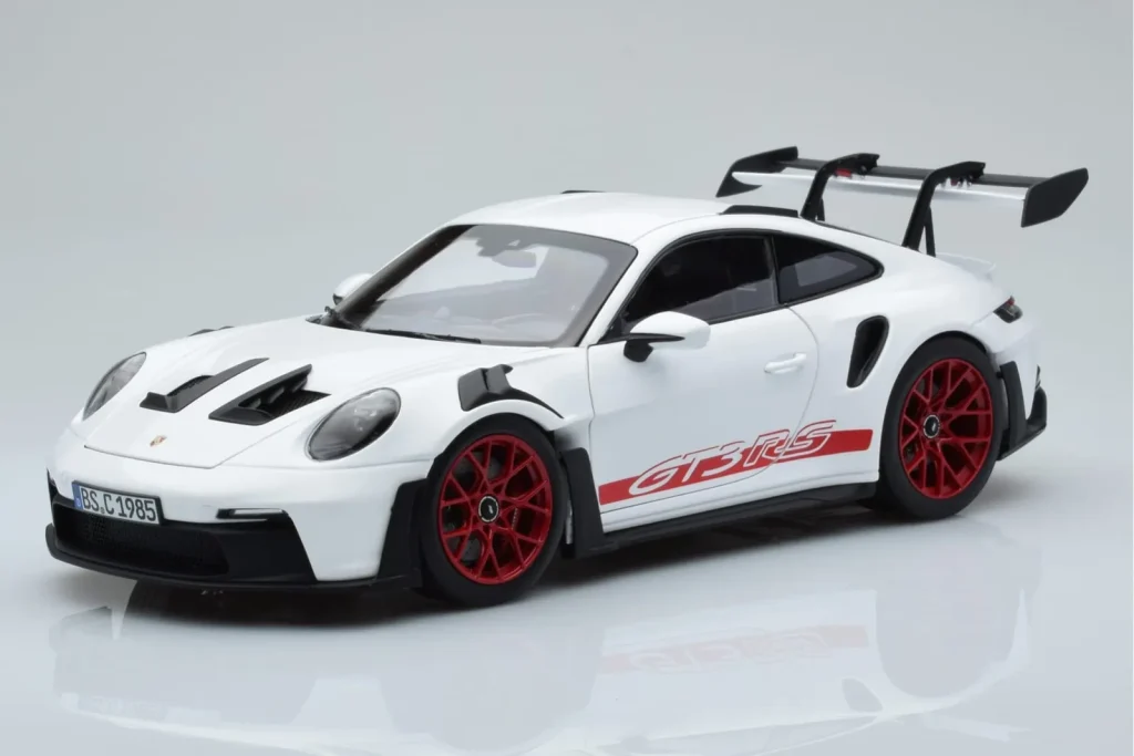 โมเดลรถ 1:18 Porsche 911 992 GT3 RS White Pyro Red Norev