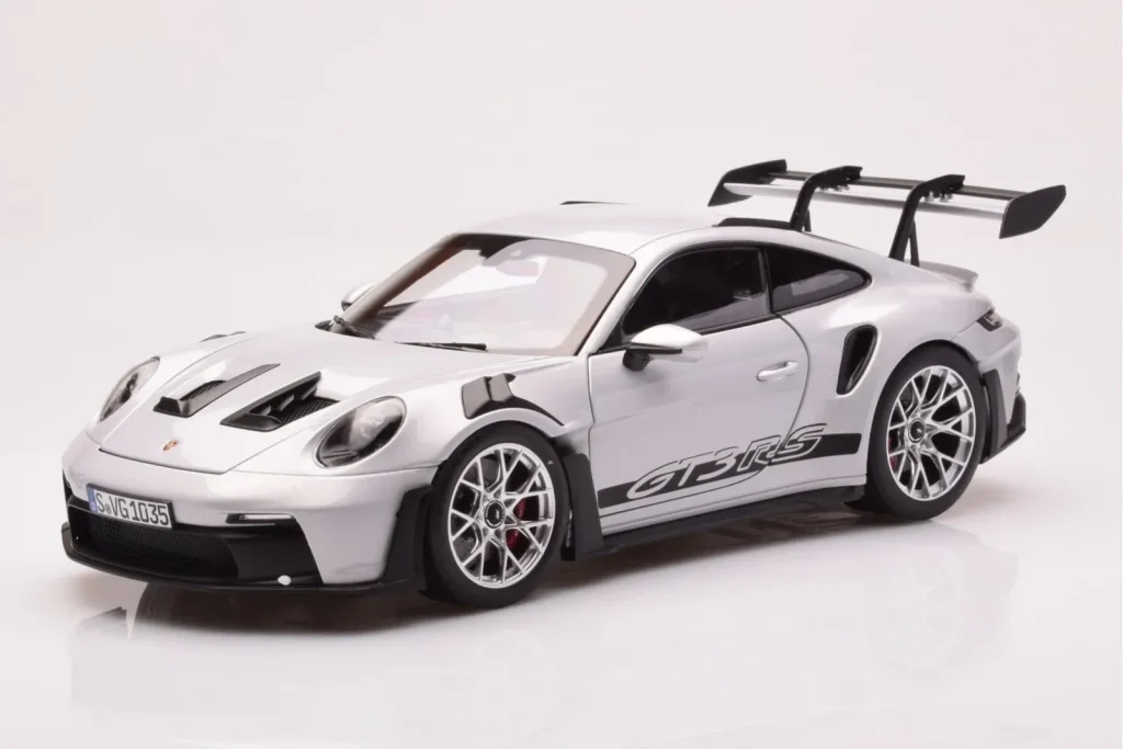 โมเดลรถ 1:18 Porsche 911 992 GT3 RS Ice สีเทา Norev
