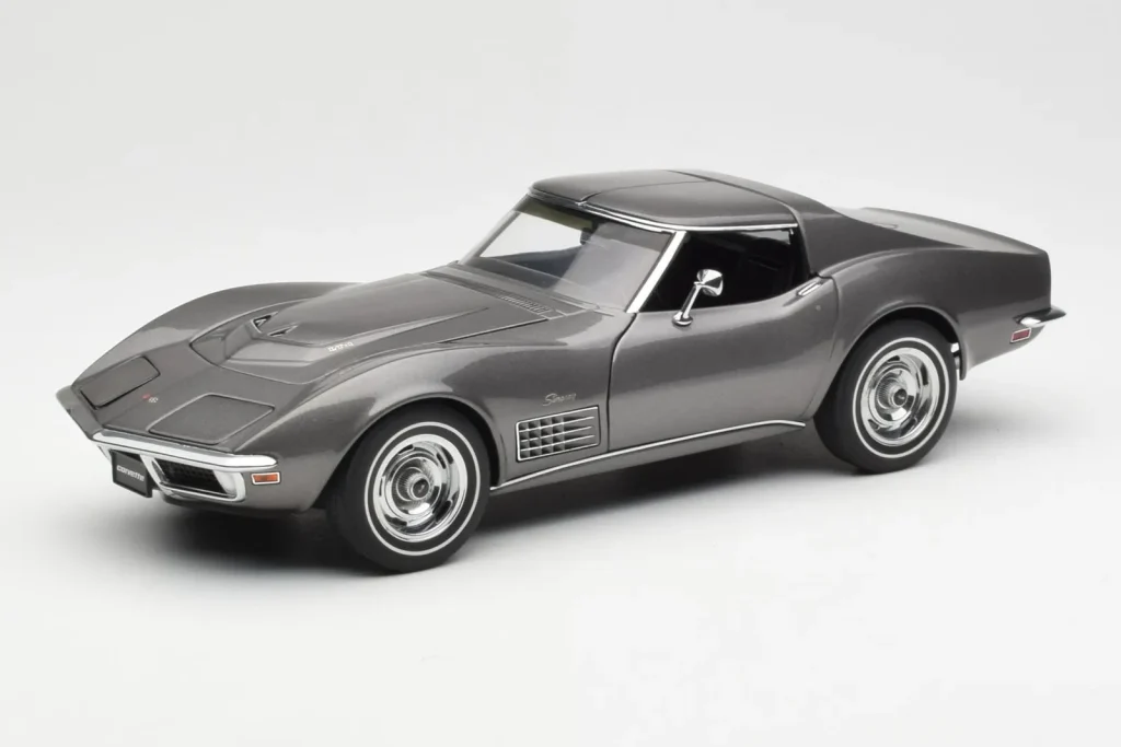 โมเดลรถ 1:18 Chevrolet Corvette C3 Spider Laguna สีเทาเมทัลลิก AUTOart (มือสอง)