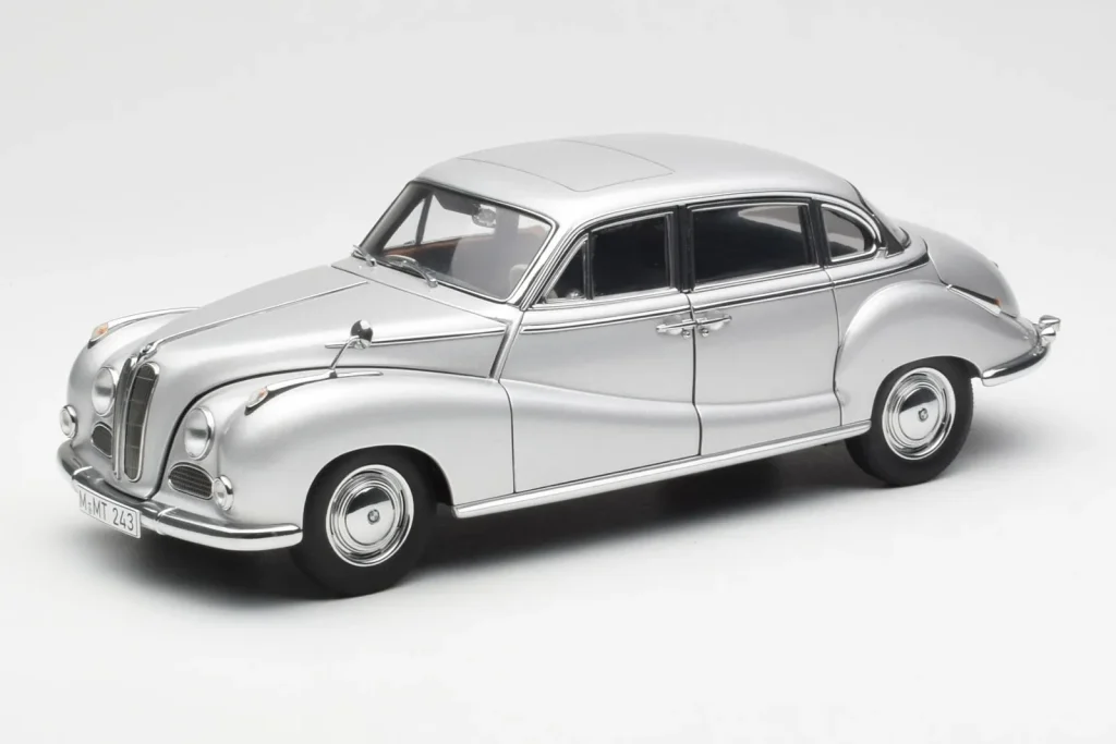 โมเดลรถ 1:18 BMW 502 2.6 Luxus Super สีเงิน AUTOart (มือสอง)