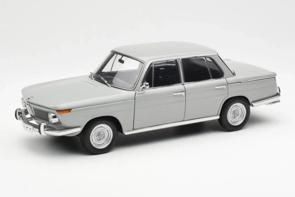โมเดลรถ 1:18 BMW 1800 TiSA Bernina สีเทา AUTOart (มือสอง)