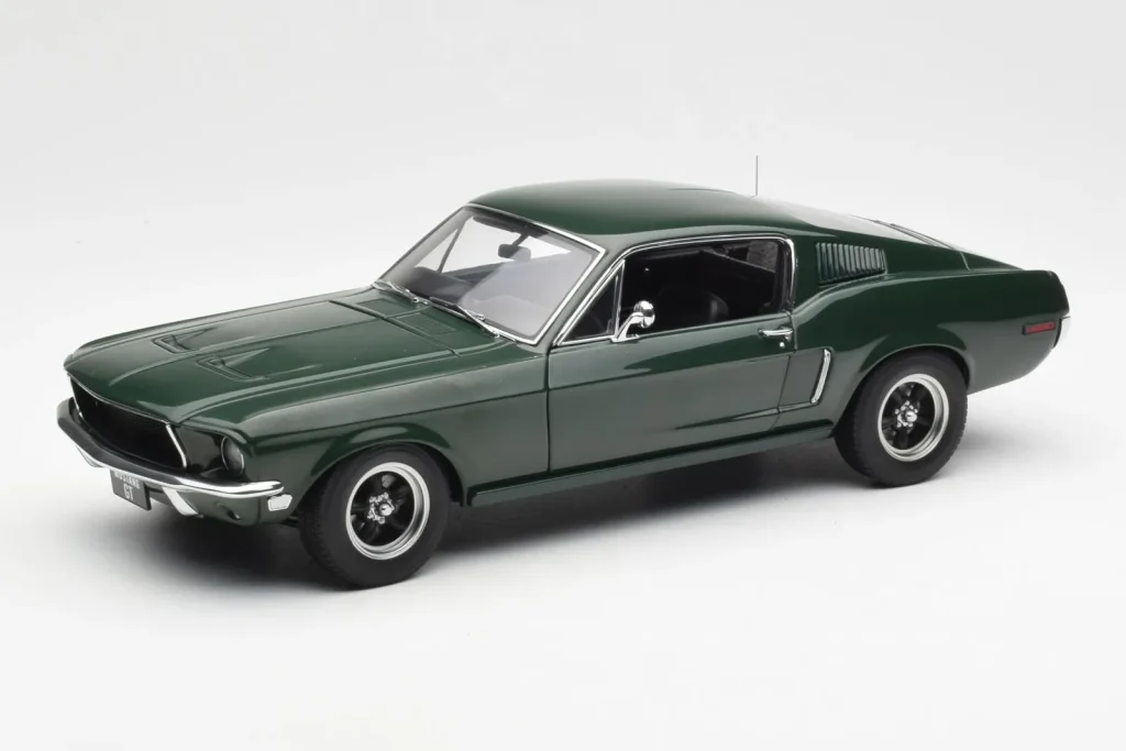โมเดลรถ 1:18 Ford Mustang GT Bullitt สีเขียว AUTOart (มือสอง)