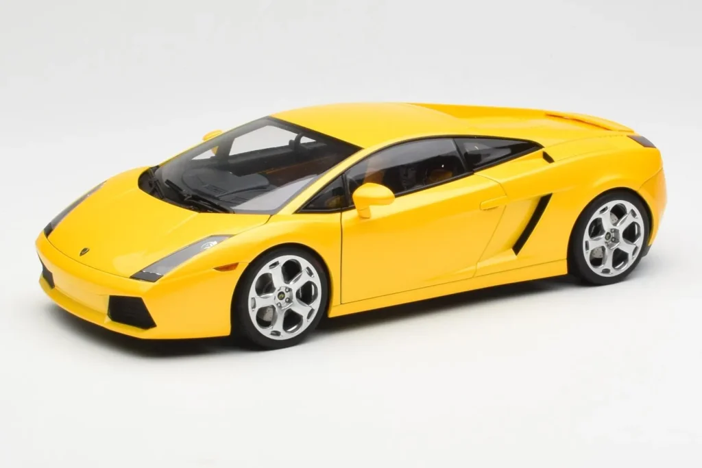 โมเดลรถ 1:18 Lamborghini Gallardo สีเหลืองเมทัลลิก AUTOart (มือสอง)