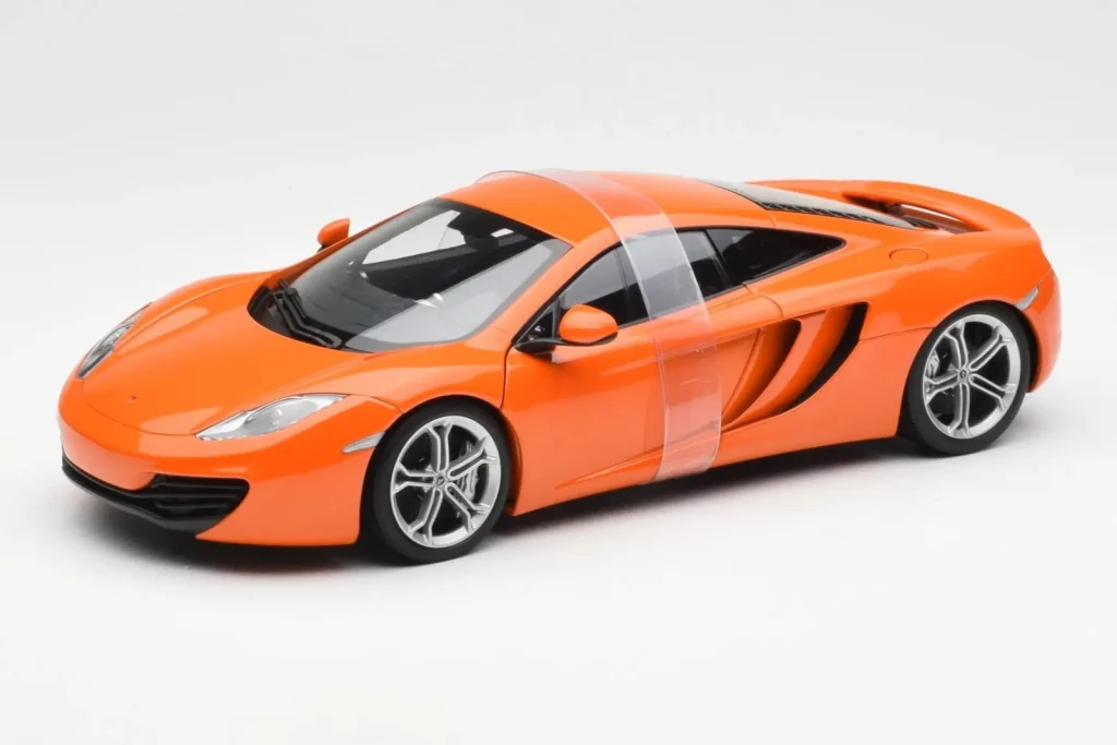 โมเดลรถ 1:18 McLaren MP4-12C สีส้ม AUTOart (มือสอง)