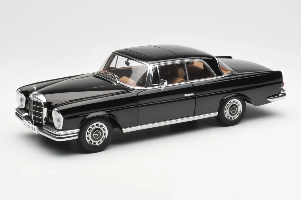 โมเดลรถ 1:18 Mercedes 280 SE W111 Coupe สีดำ AUTOart (มือสอง)