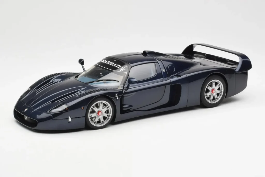 โมเดลรถ 1:18 Maserati MC12 Road Car สีน้ำเงินเมทัลลิก AUTOart (มือสอง)