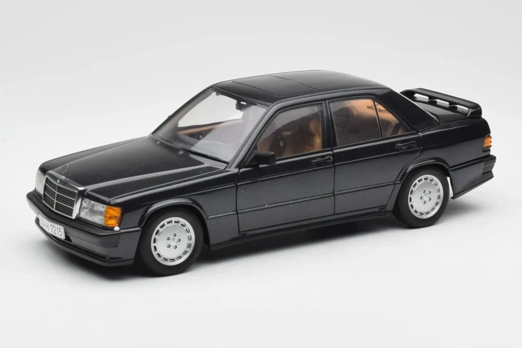 โมเดลรถ 1:18 Mercedes 190E 2.3-16 W201 Blue Black Metallic AUTOart (มือสอง)