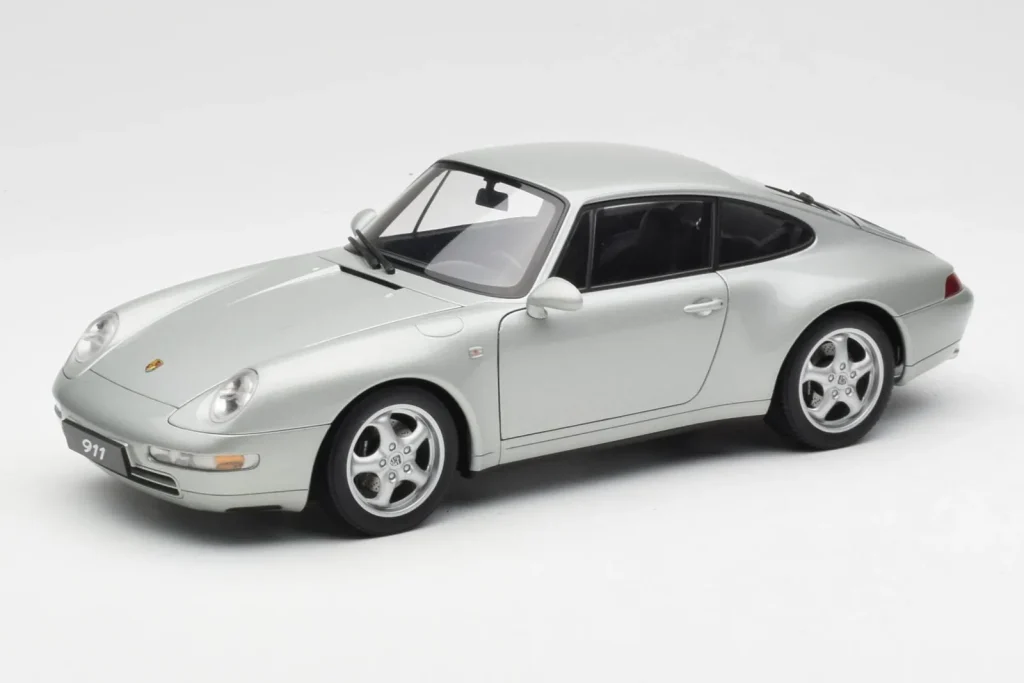 โมเดลรถ 1:18 Porsche 911 993 Carrera สีเงิน AUTOart (มือสอง)
