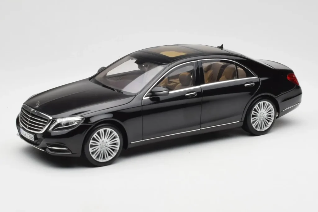 โมเดลรถ 1:18 Mercedes S-Class W222 สีดำเมทัลลิก Norev (มือสอง)