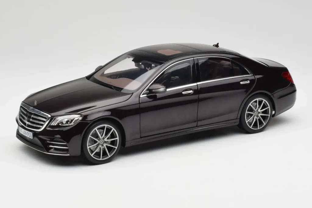 โมเดลรถ 1:18 Mercedes S-Class W222 AMG Line Ruby สีดำเมทัลลิก Norev (มือสอง)