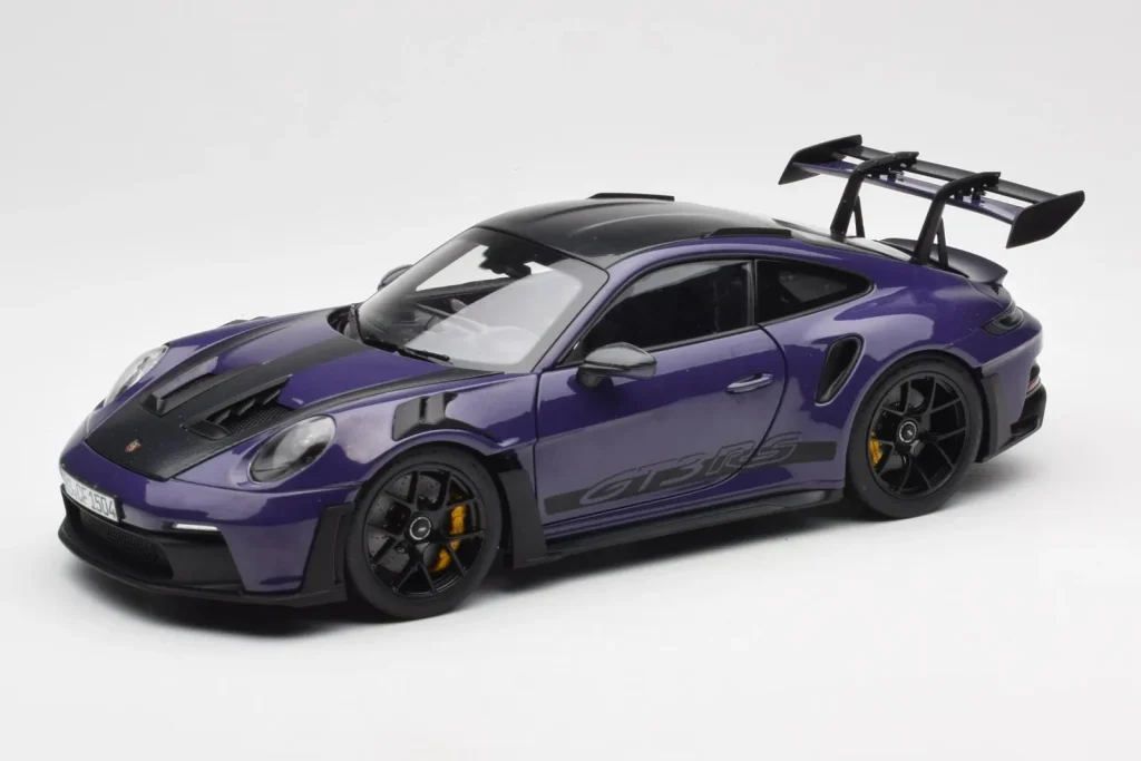โมเดลรถ 1:18 Porsche 911 992 GT3 RS Weissach Package Ultraviolet Norev (มือสอง)