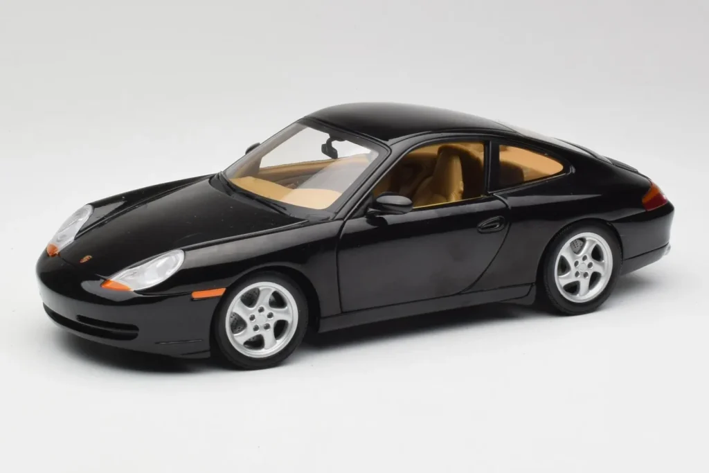 โมเดลรถ 1:18 Porsche 911 996 Carrera สีดำ Gate (มือสอง)